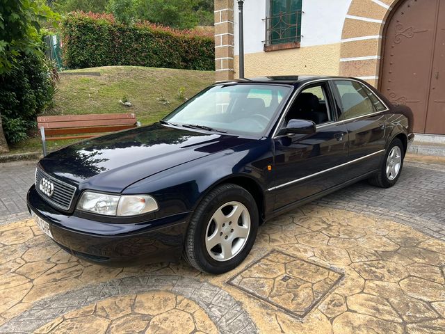 Audi A8 2.5 TDI QUATTRO TIPTRONIC