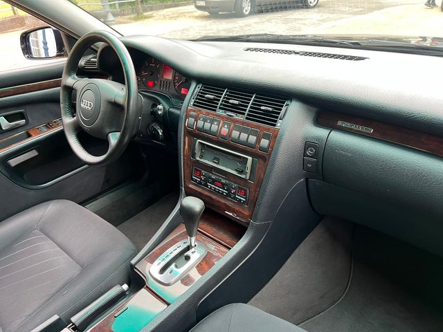 Audi A8 2.5 TDI QUATTRO TIPTRONIC