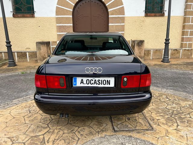 Audi A8 2.5 TDI QUATTRO TIPTRONIC