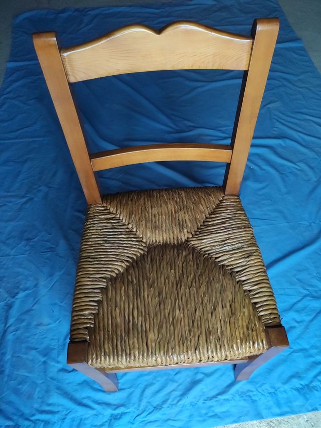 Sillas de enea 45€ cada una 