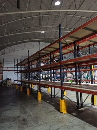 Estanterías metálicas