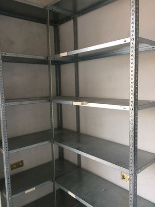 Estanterías metálicas
