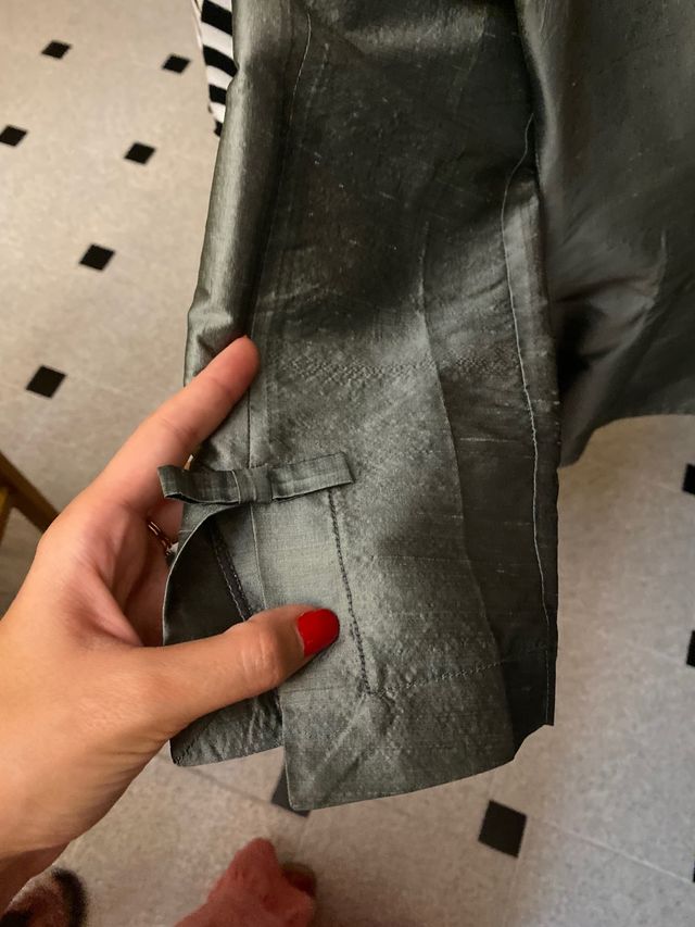 Conjunto dos piezas de seda salvaje en gris