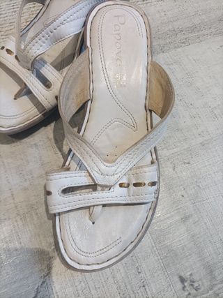 zapatos blancos de piel. núm 37