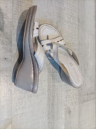 zapatos blancos de piel. núm 37