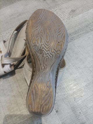 zapatos blancos de piel. núm 37