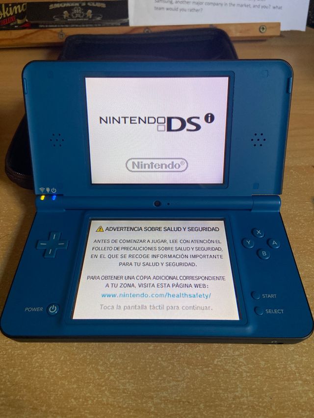 Nintendo DSi XL 