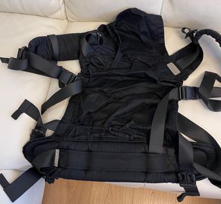 Mochila portabebes. Marca Fidella