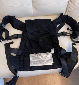 Mochila portabebes. Marca Fidella