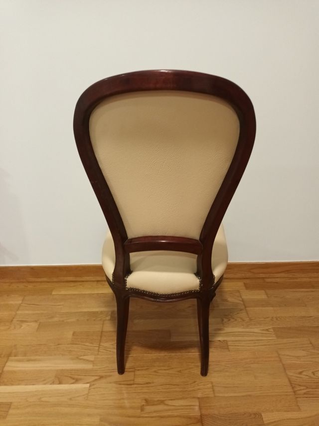 4 SILLAS ANTIGÜAS MADERA Y TAPIZADO