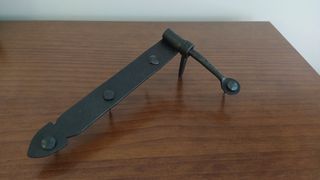 Bisagra, modelo muy antiguo.