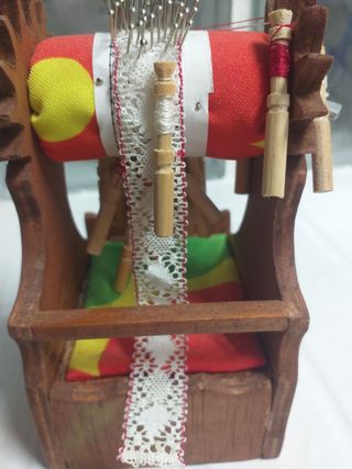 Bolillo para hacer encaje. Mundillo.