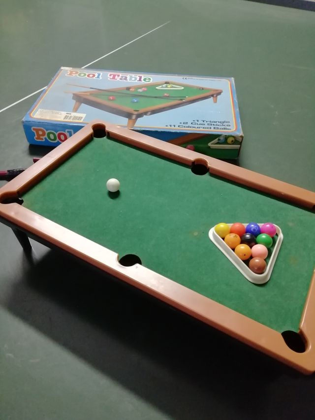 Biliardo giocattolo in miniatura