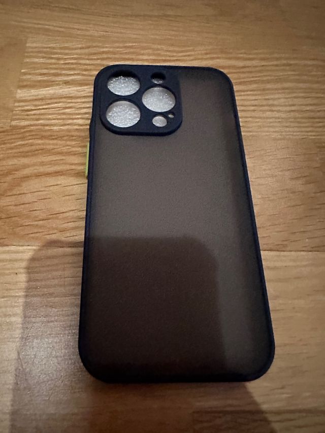 2 custodie per iPhone 14 Pro