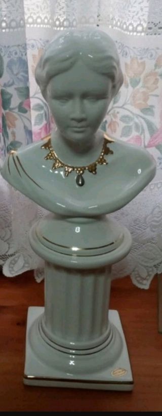 Figura de Hombre y Mujer Romanos