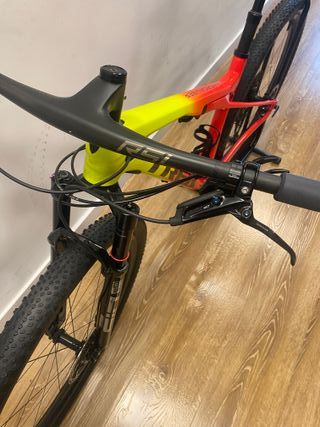 BICICLETA TREK SUPERCALIBER 9.9 PROJECT ONE