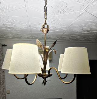 Lámpara de techo con tulipas