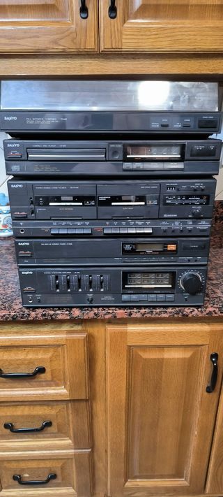 EQUIPO DE MUSICA 5 PIEZAS SANYO