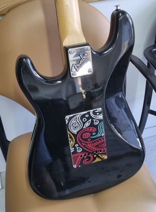 Guitarra réplica stratocaster