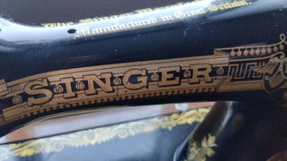 MAQUINA DE COSER SINGER