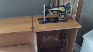 MAQUINA DE COSER SINGER
