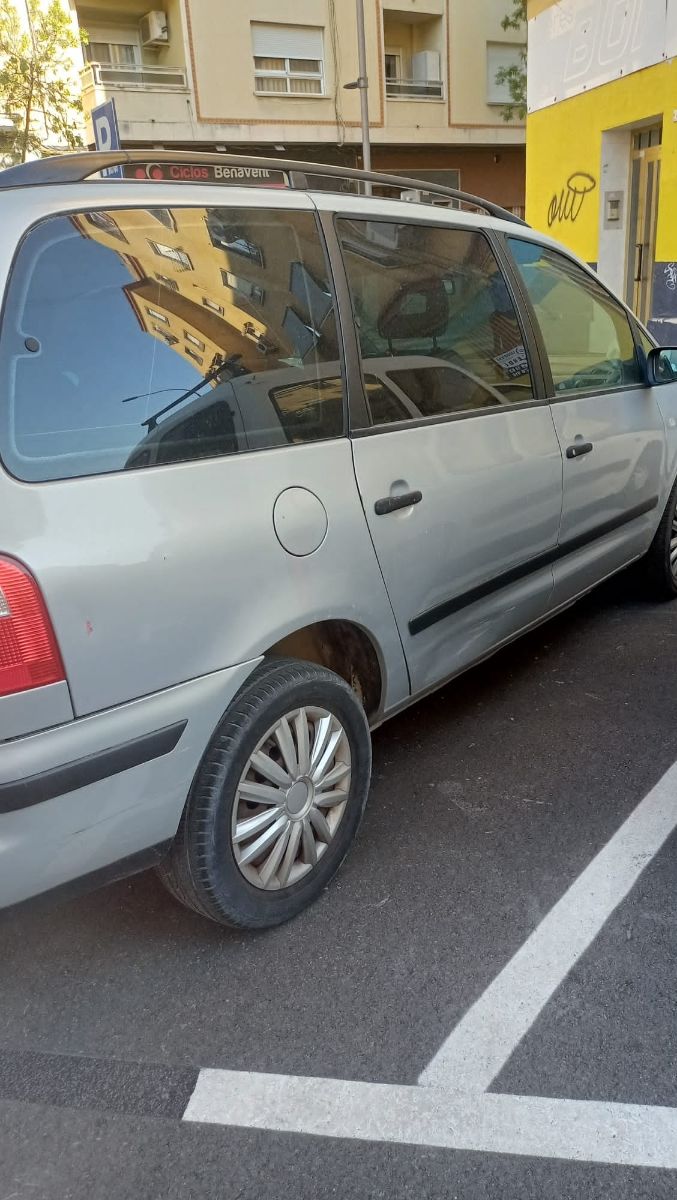 Ford Galaxy 2002 - foto 1