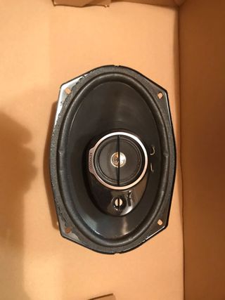 Subwoofer JBL + 2 altavoces kenwood 