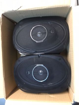 Subwoofer JBL + 2 altavoces kenwood 