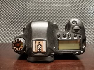 Canon 6D. Full frame.