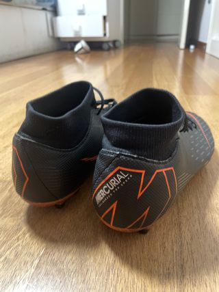 Botas de fútbol Nike Mercurial talla 42