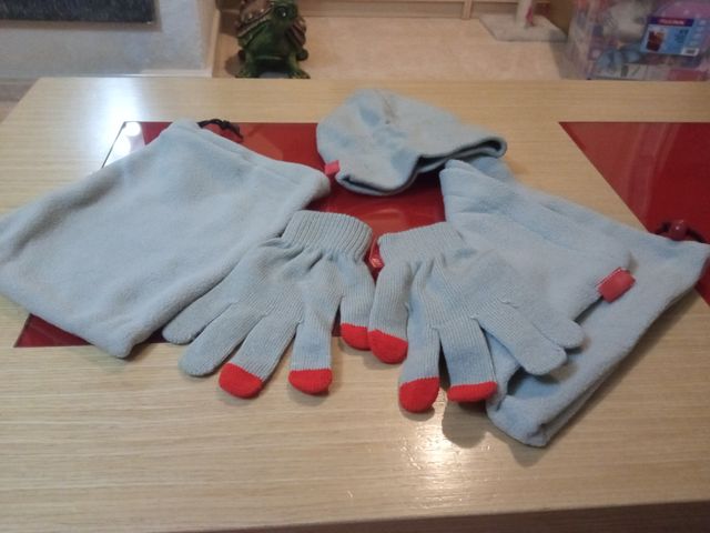 Gorro,guantes y braga de cuello
