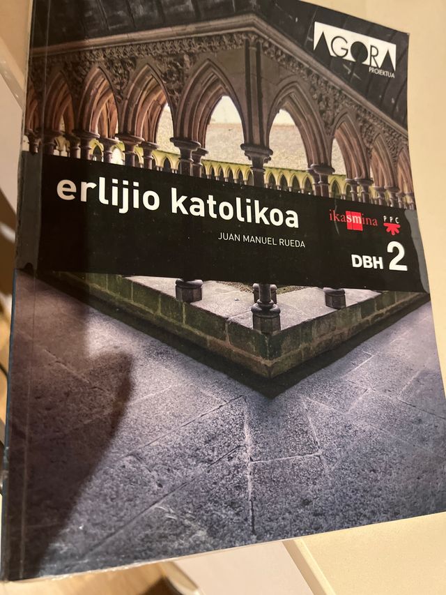 Libros de religión 1-2 eso 10 euros cada libro