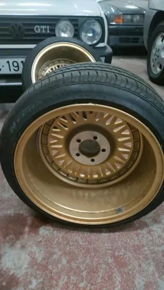 Se venden 4 llantas ,como las de las fotos.