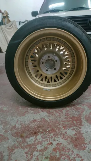 Se venden 4 llantas ,como las de las fotos.