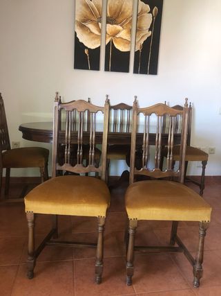 Mesa y sillas