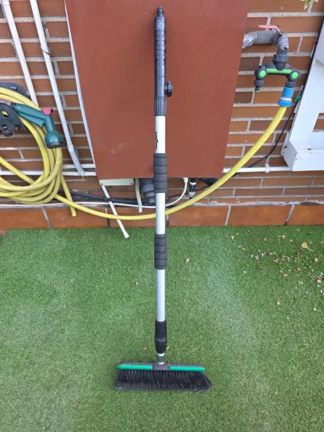 SPAZZOLA PER LA PULIZIA