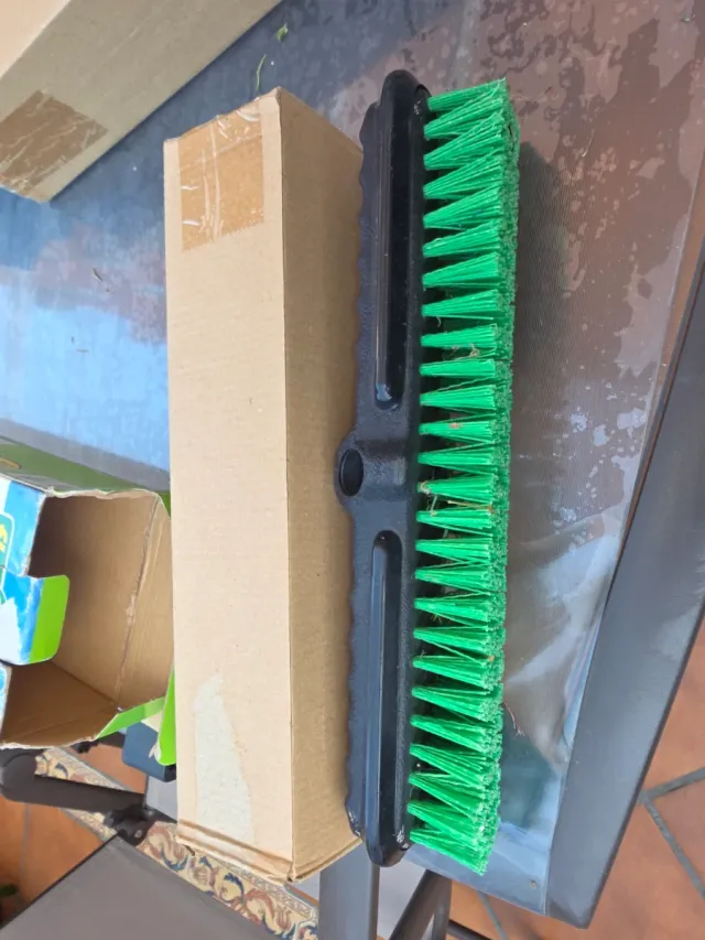 SPAZZOLA PER LA PULIZIA