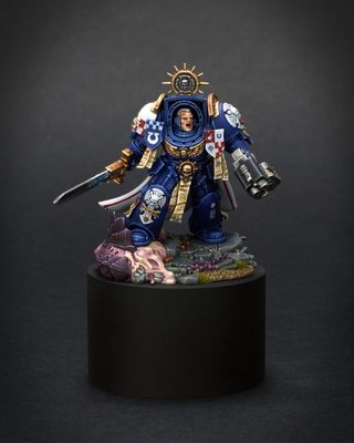 Pintor de miniaturas profesional