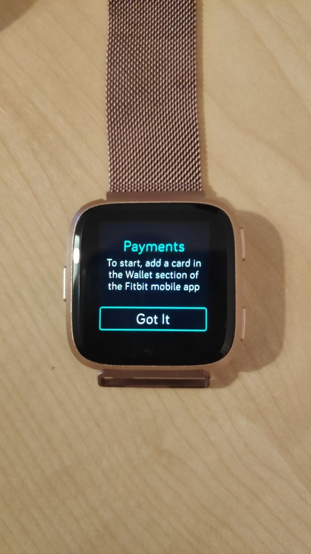 Orologio smartwatch rosa Fibit Versa Special Edition