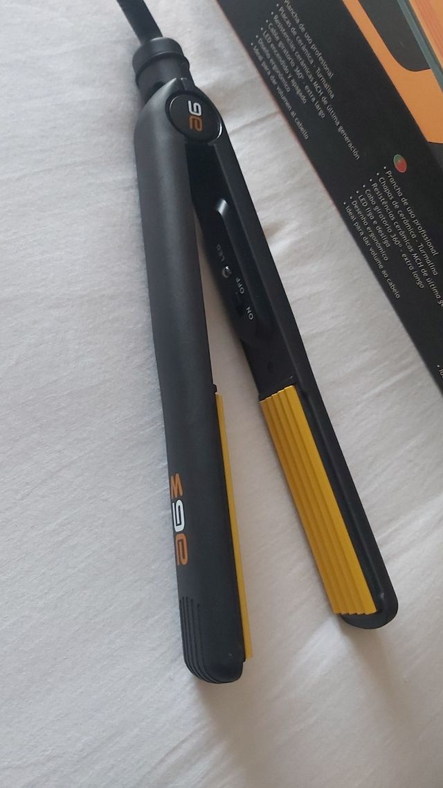 planchas de pelo efecto trencitas marca asuer