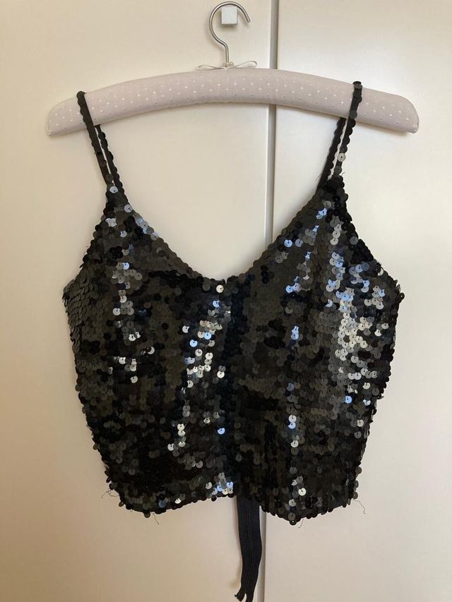 Top negro tirantes lentejuelas corto