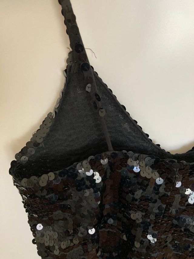 Top negro tirantes lentejuelas corto