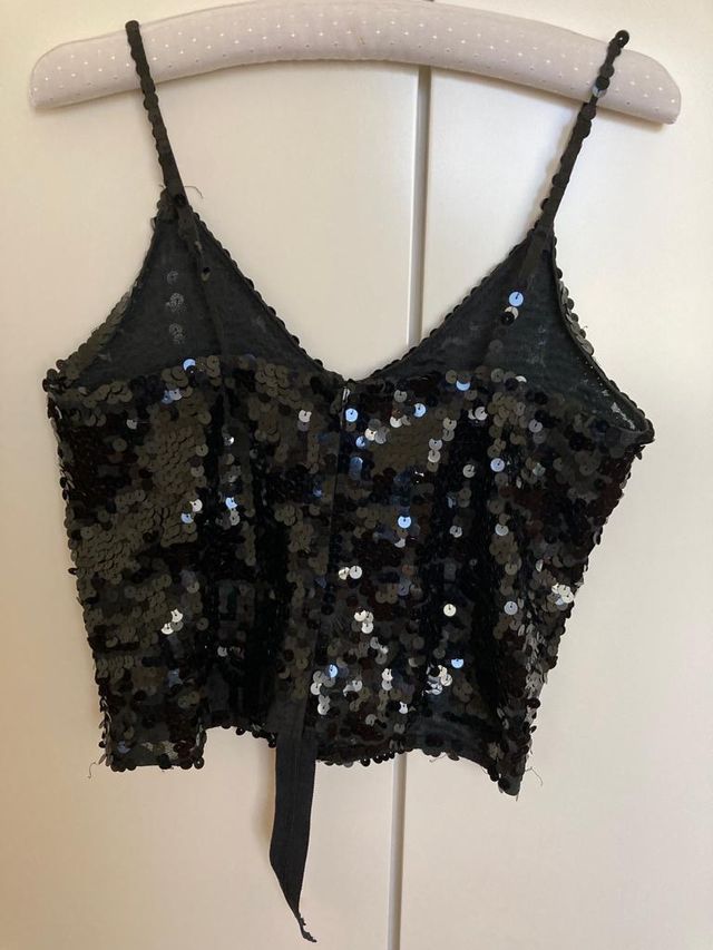 Top negro tirantes lentejuelas corto