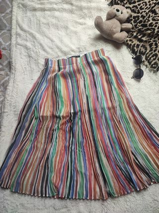 Falda MIDI plisada Zara 
