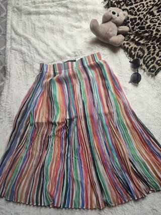 Falda MIDI plisada Zara 