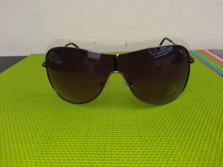 Gafas de sol con funda