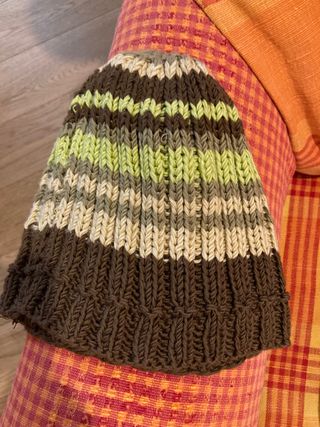 Gorro de lana de rayas nuevo