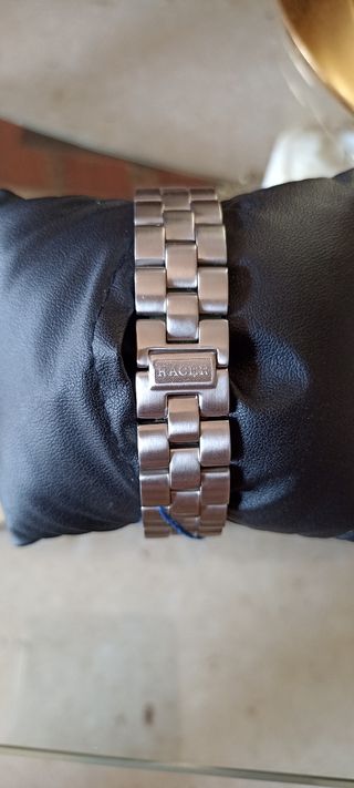 reloj de mujer nuevo con etiquetas 