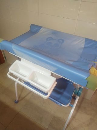 Cambiador bañera y mueble para bebés