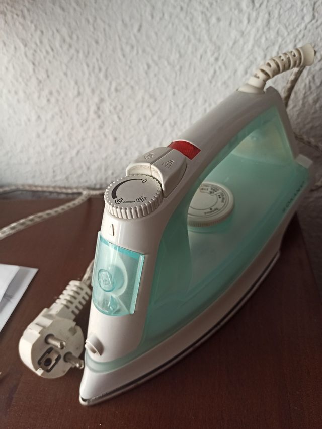 PLANCHA DE LA ROPA. SOKANY